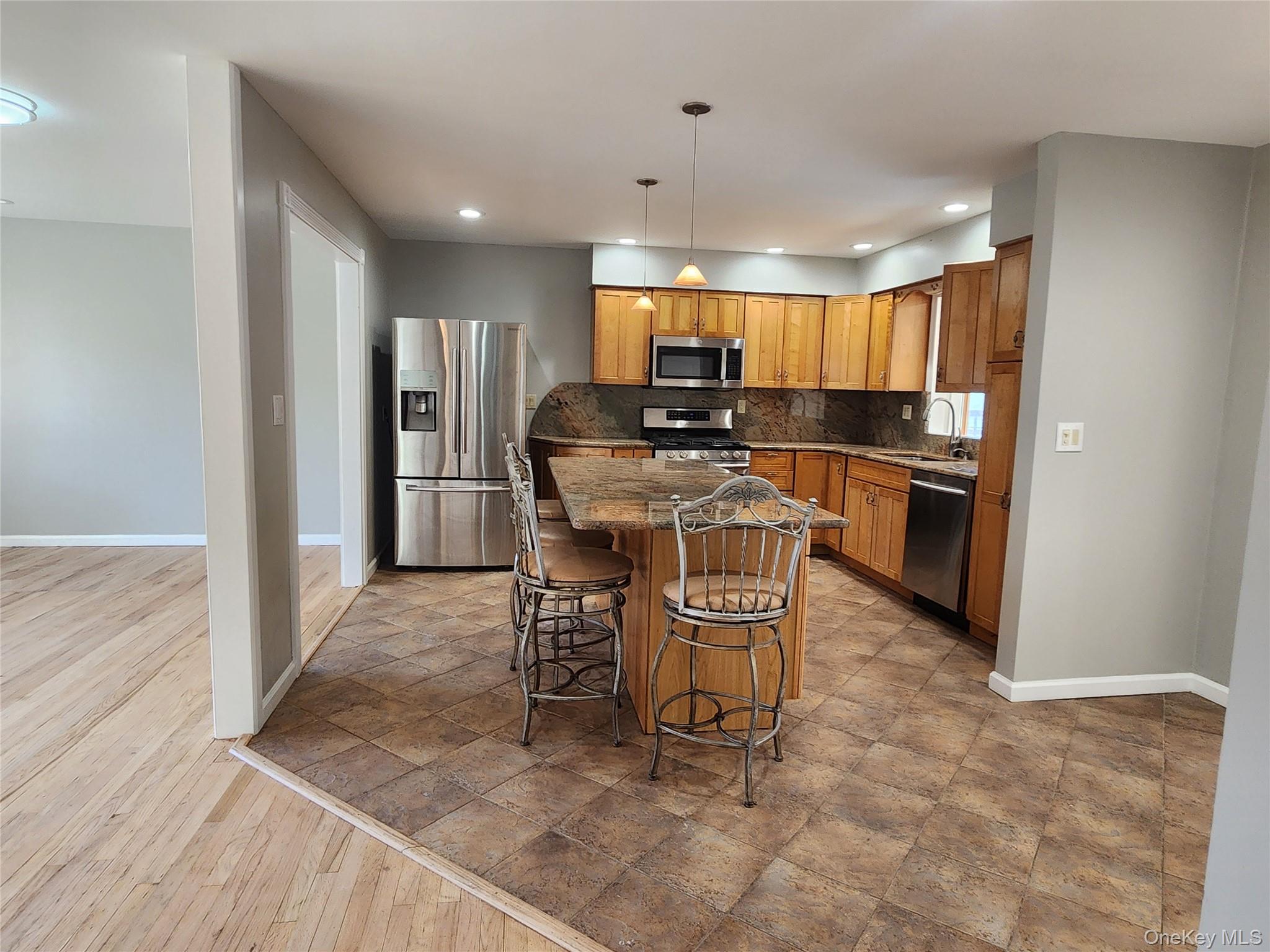 373 Ehrhardt Road Pearl River, NY 10965 - Photo 11 of 27
