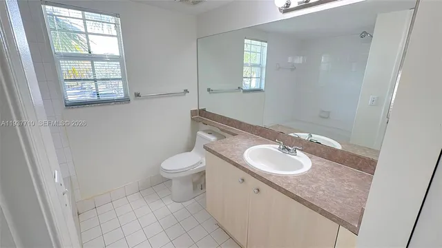 $2,290 | 677 Southwest 111th Avenue, Unit 204, Pembroke Pines, FL 33025