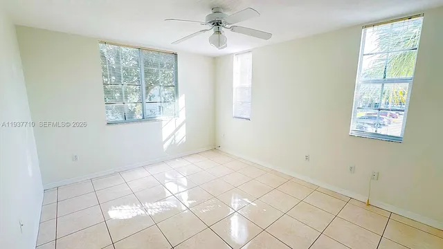 $2,290 | 677 Southwest 111th Avenue, Unit 204, Pembroke Pines, FL 33025