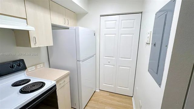 $2,290 | 677 Southwest 111th Avenue, Unit 204, Pembroke Pines, FL 33025