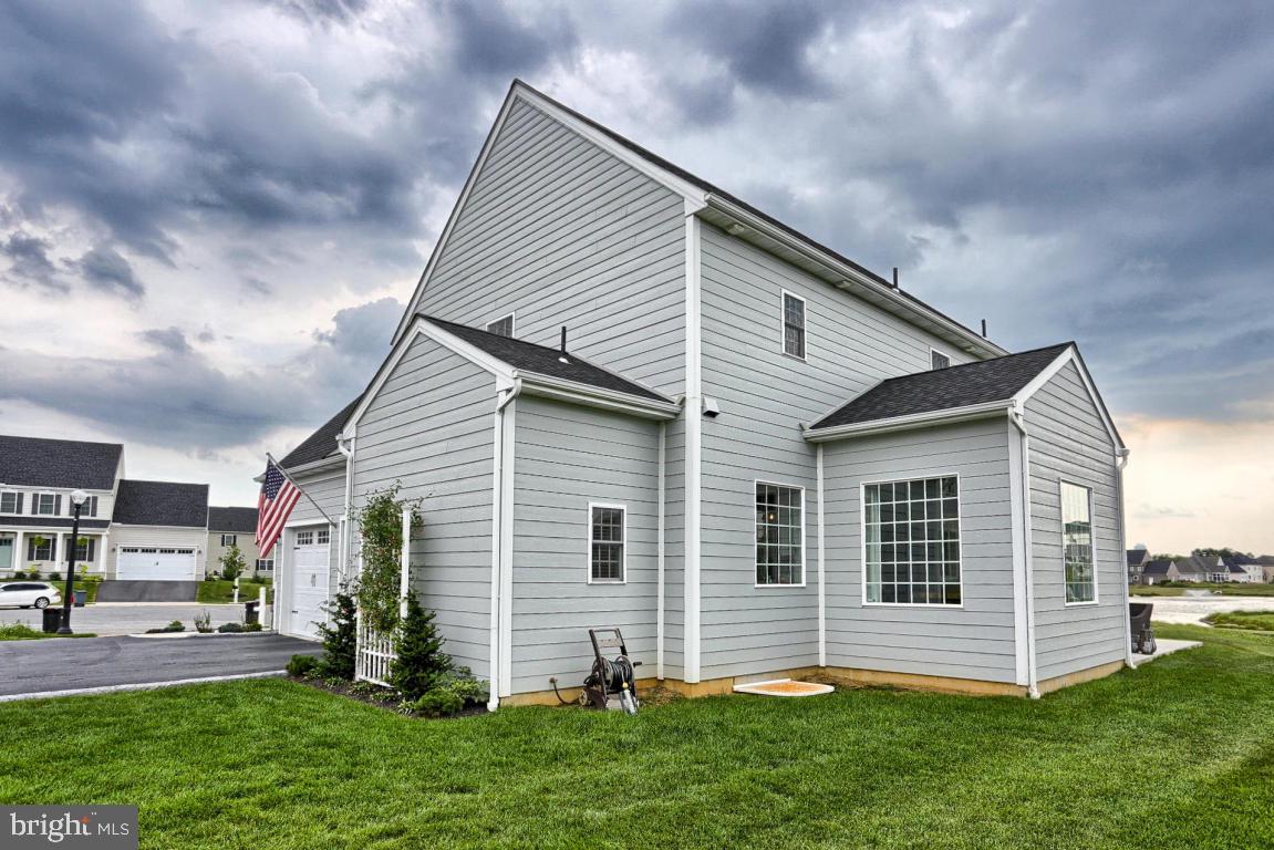 698 Warminster Lane Lititz, PA 17543 - Photo 45 of 49 a front view of house with yard