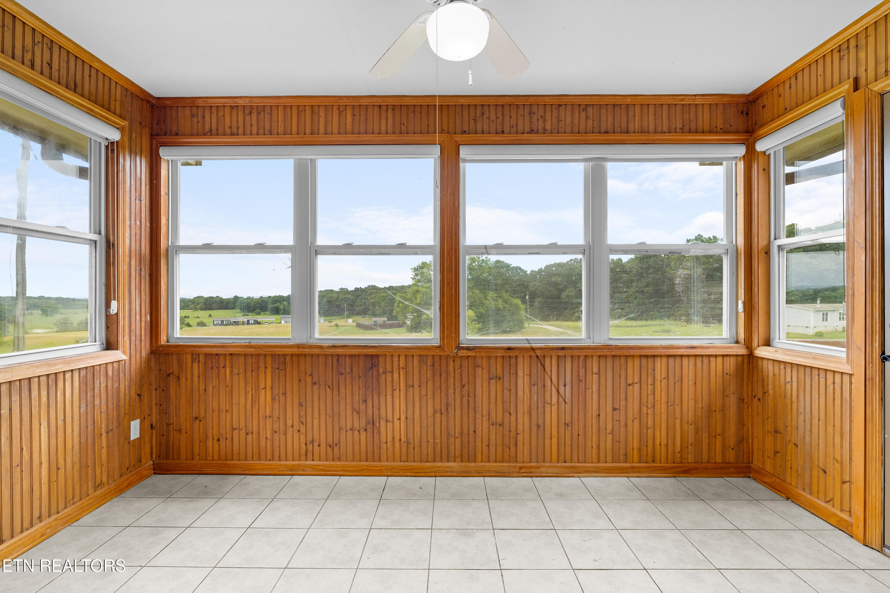 8055 Steekee Creek Road Loudon, TN 37774 - Photo 31 of 60 8055SteekeeCreekRd-33