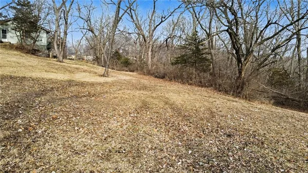 $89,900 | 6501 Northwest Vly Vw Drive, Parkville, MO 64152