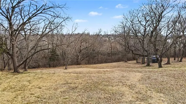$89,900 | 6501 Northwest Vly Vw Drive, Parkville, MO 64152