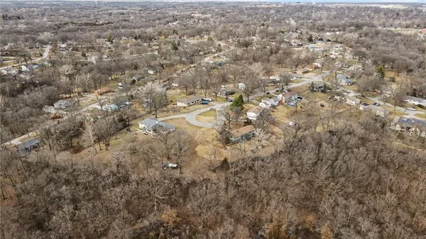 $89,900 | 6501 Northwest Vly Vw Drive, Parkville, MO 64152