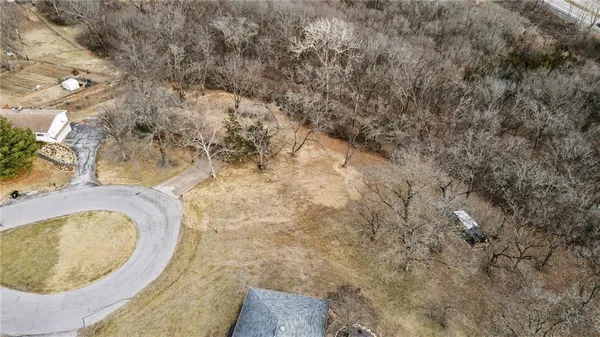 $89,900 | 6501 Northwest Vly Vw Drive, Parkville, MO 64152