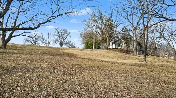 $89,900 | 6501 Northwest Vly Vw Drive, Parkville, MO 64152