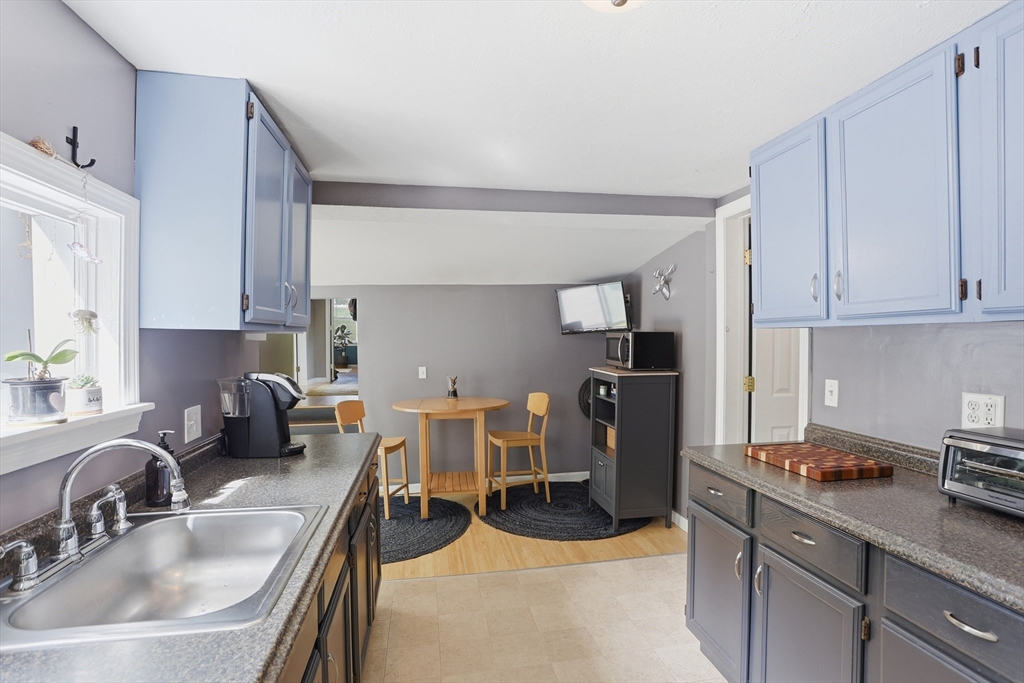 11 Mt Paul Road Tyngsborough, MA 01879 - Photo 13 of 42