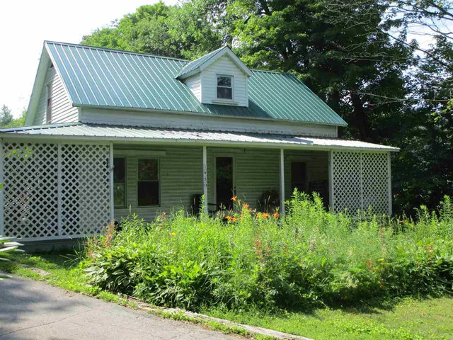 $430,000 | 1950 North Main Street, Londonderry, VT 05148