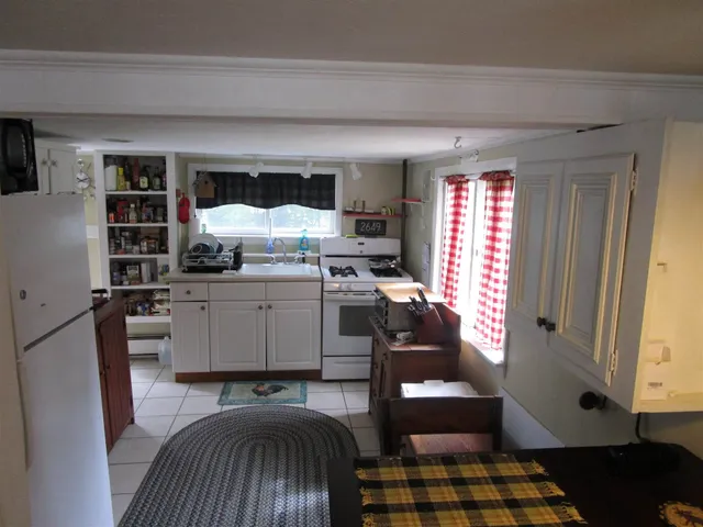 $430,000 | 1950 North Main Street, Londonderry, VT 05148