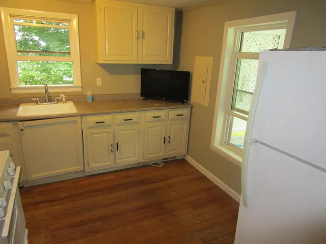 $430,000 | 1950 North Main Street, Londonderry, VT 05148