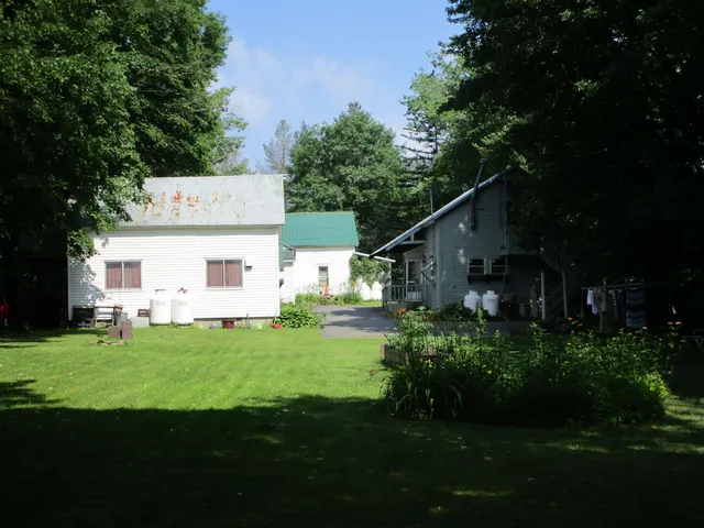 $430,000 | 1950 North Main Street, Londonderry, VT 05148