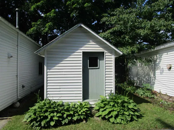 $430,000 | 1950 North Main Street, Londonderry, VT 05148