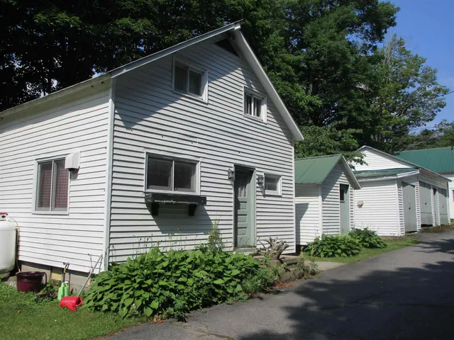 $430,000 | 1950 North Main Street, Londonderry, VT 05148