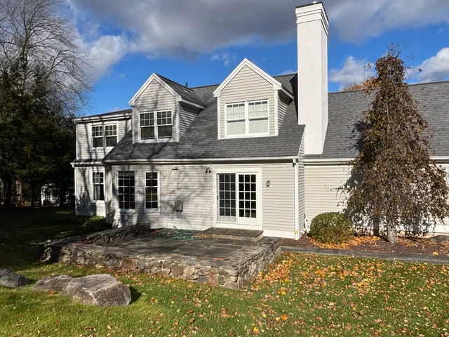 $530,000 | 13 Caveson Court, Unit 13, Middlebury, CT 06762