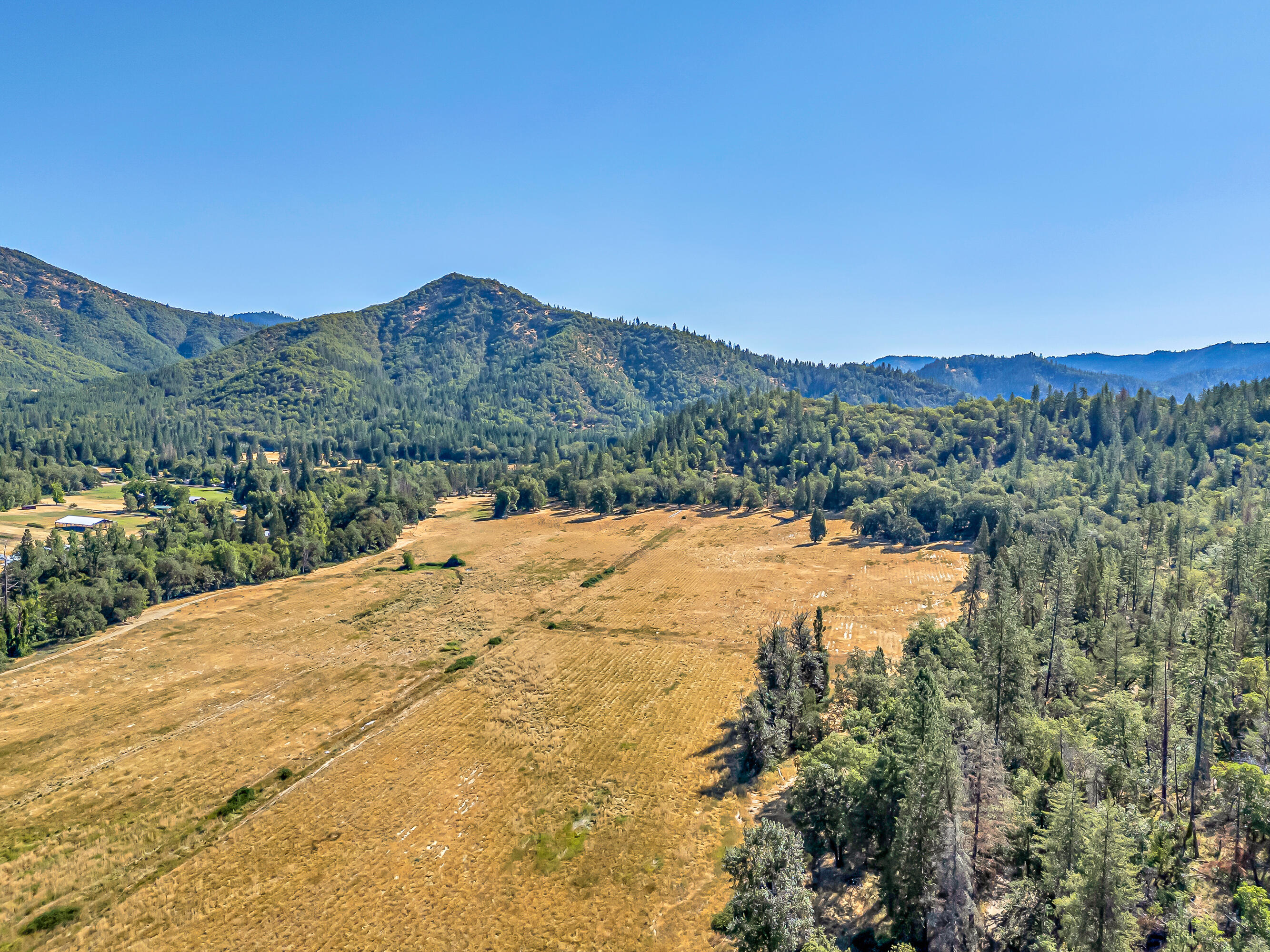 9820 East Evans Creek Road Rogue River, OR 97537 - Photo 45 of 58 DJI_20250722095017_0046_D