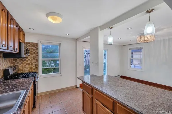 $4,000 | 109-21 215th Street | Bellaire Estates