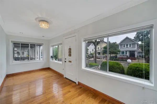 $4,000 | 109-21 215th Street | Bellaire Estates