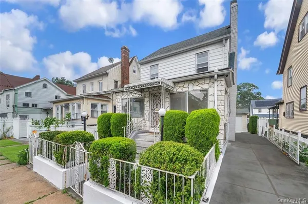 $4,000 | 109-21 215th Street | Bellaire Estates