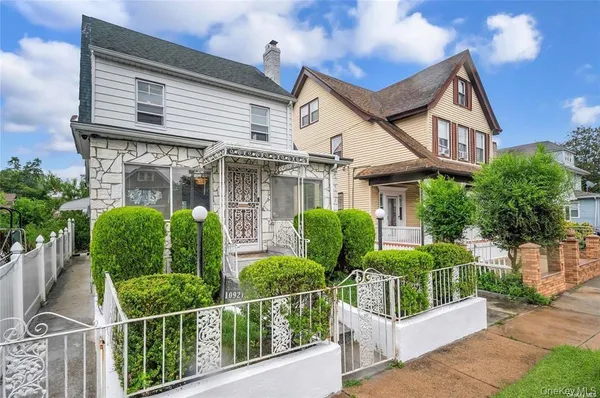 $4,000 | 109-21 215th Street | Bellaire Estates