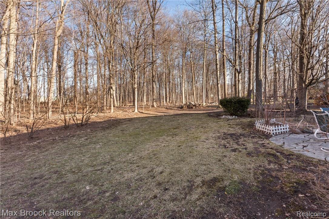 30630 High Valley Road Farmington, MI 48331 - Photo 50 of 52 IMG_1000.jpg