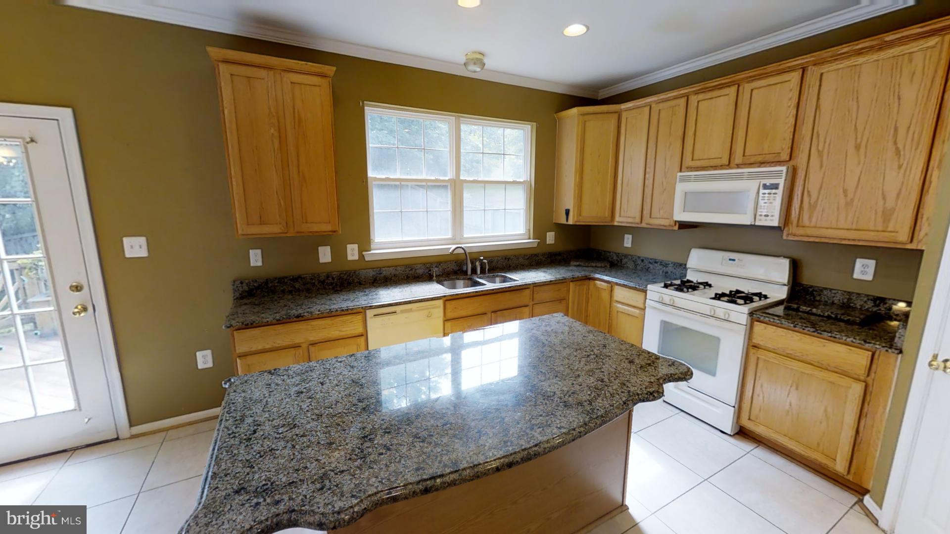 15204 Ridall Court Accokeek, MD 20607 - Photo 4 of 24 gourmet kitchen