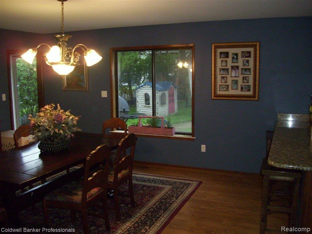 3 North Holcomb Road Clarkston, MI 48346 - Photo 10 of 23 DINING