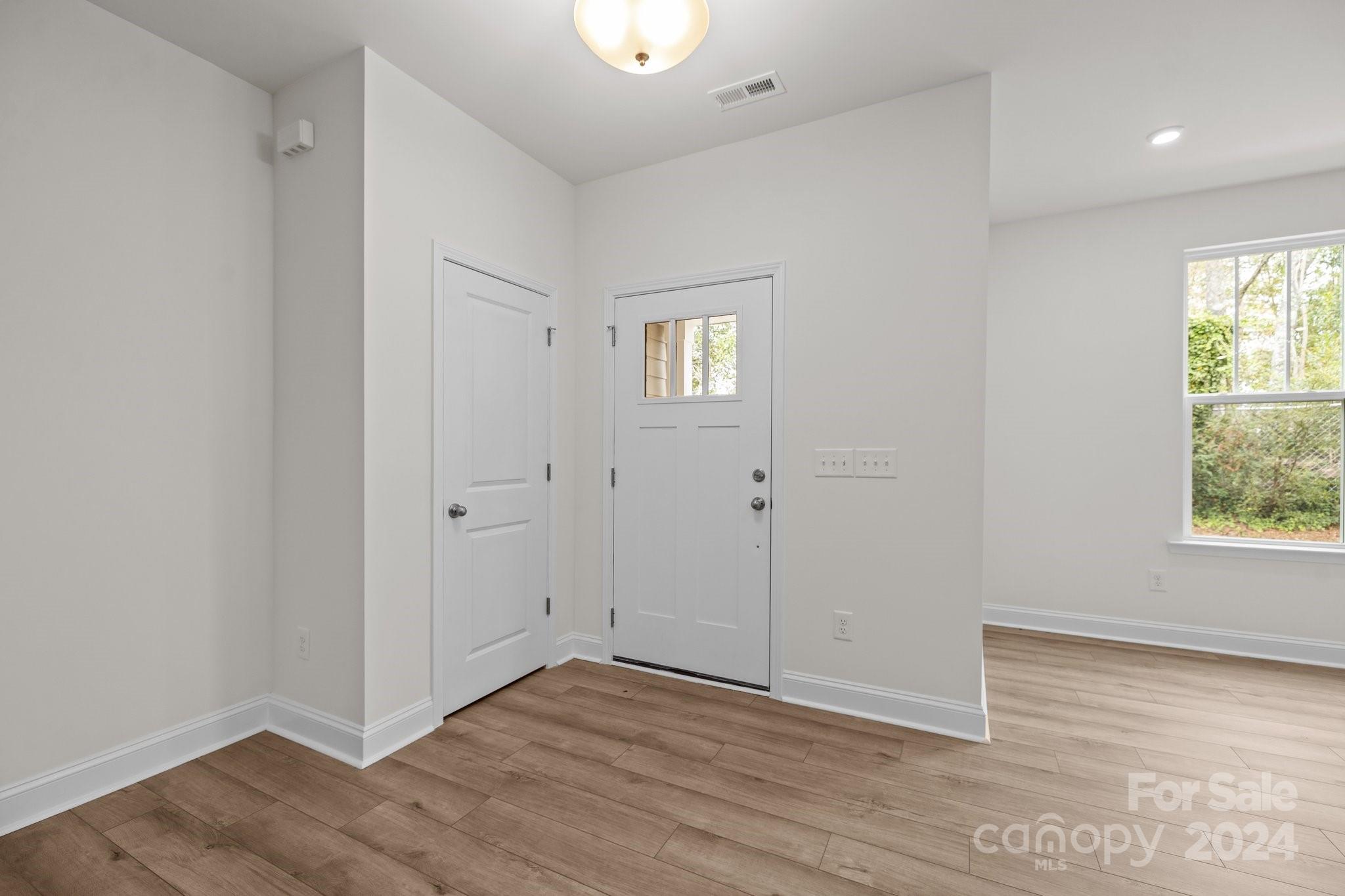 2021 Near Pt Road, Unit 18 Charlotte, NC 28208 - Photo 3 of 29