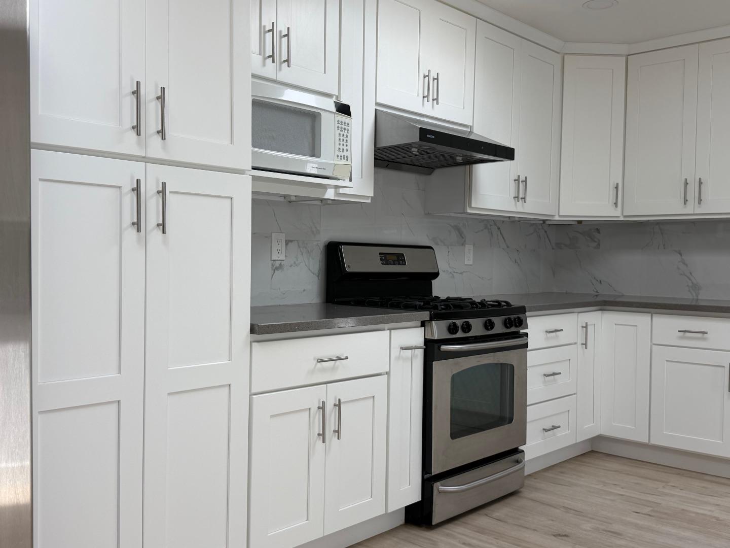 4556 Harwood Road San Jose, CA 95124 - Photo 12 of 20