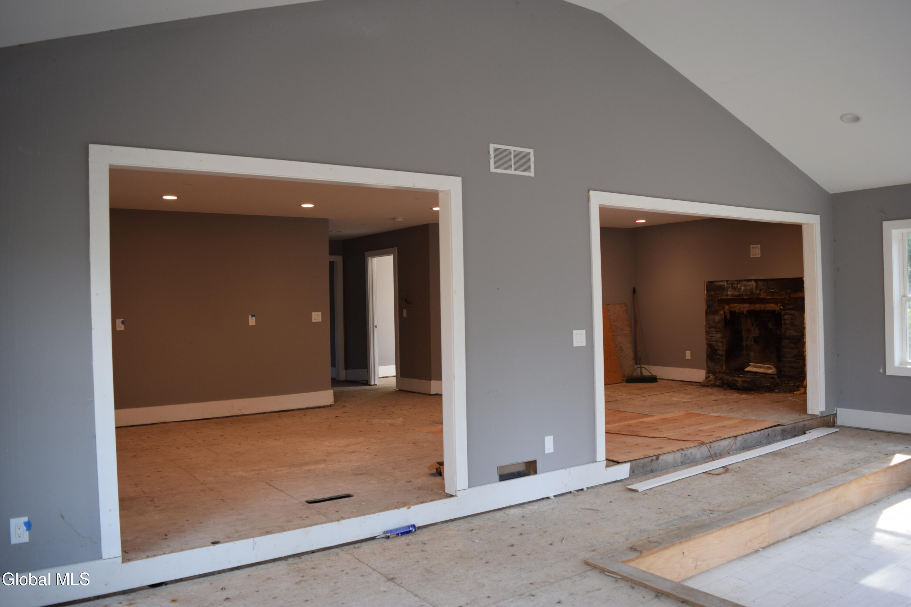 39 Ruggles Road Saratoga Springs, NY 12866 - Photo 13 of 48 12