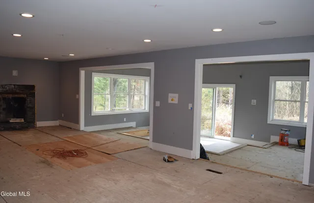 $299,900 | 39 Ruggles Road, Saratoga Springs, NY 12866