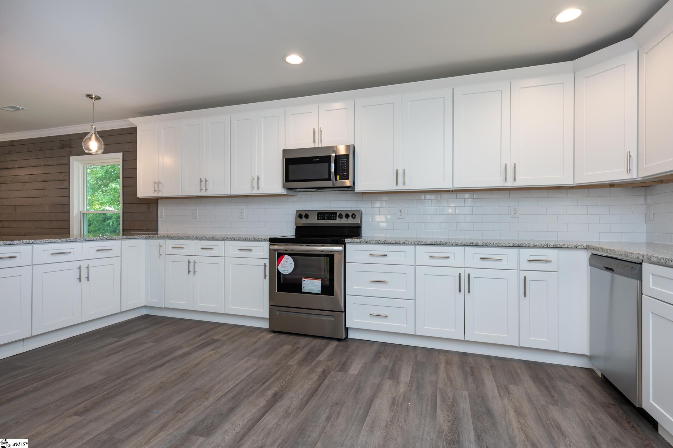 9 Judson Road Greenville, SC 29611 - Photo 5 of 19 Gallery Image 5