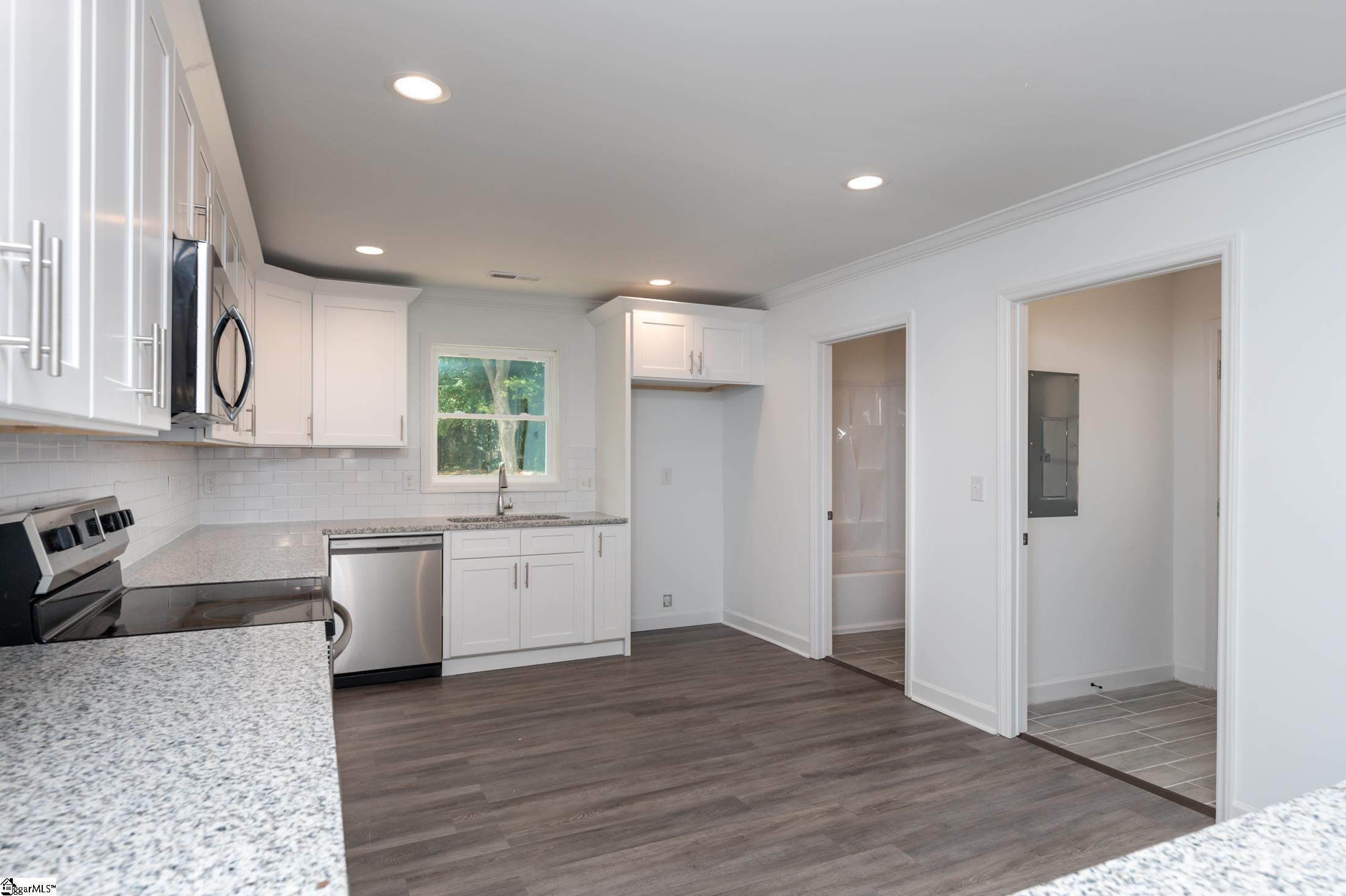 9 Judson Road Greenville, SC 29611 - Photo 6 of 19 Gallery Image 6