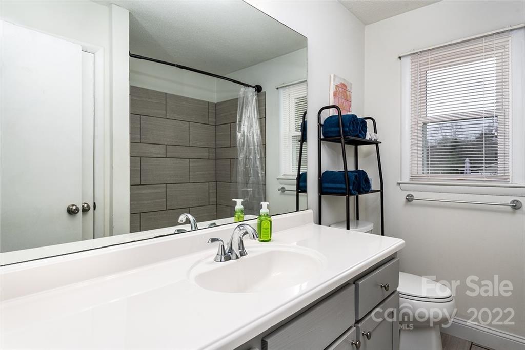 71 Heritage View Road Hickory, NC 28601 - Photo 8 of 34 Gallery Image 8