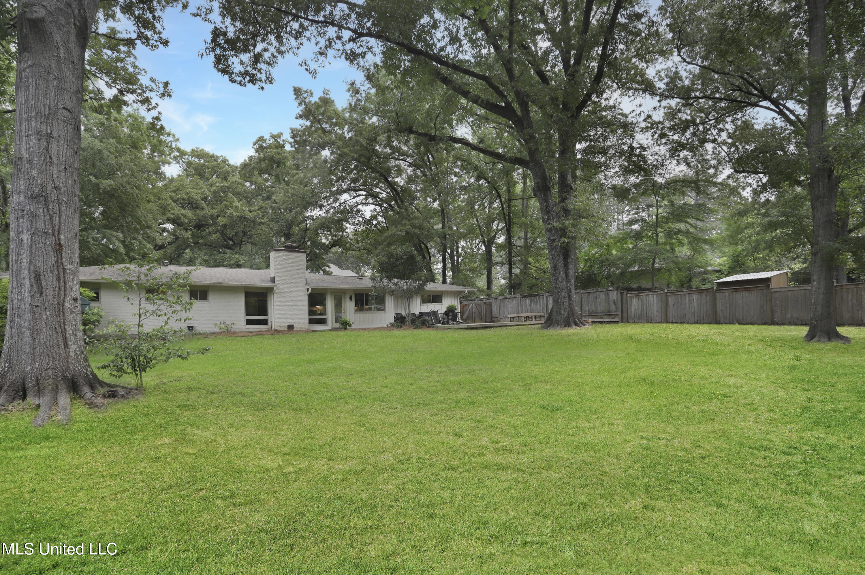 242 Ashcot Circle Jackson, MS 39211 - Photo 11 of 19 IMG_3375
