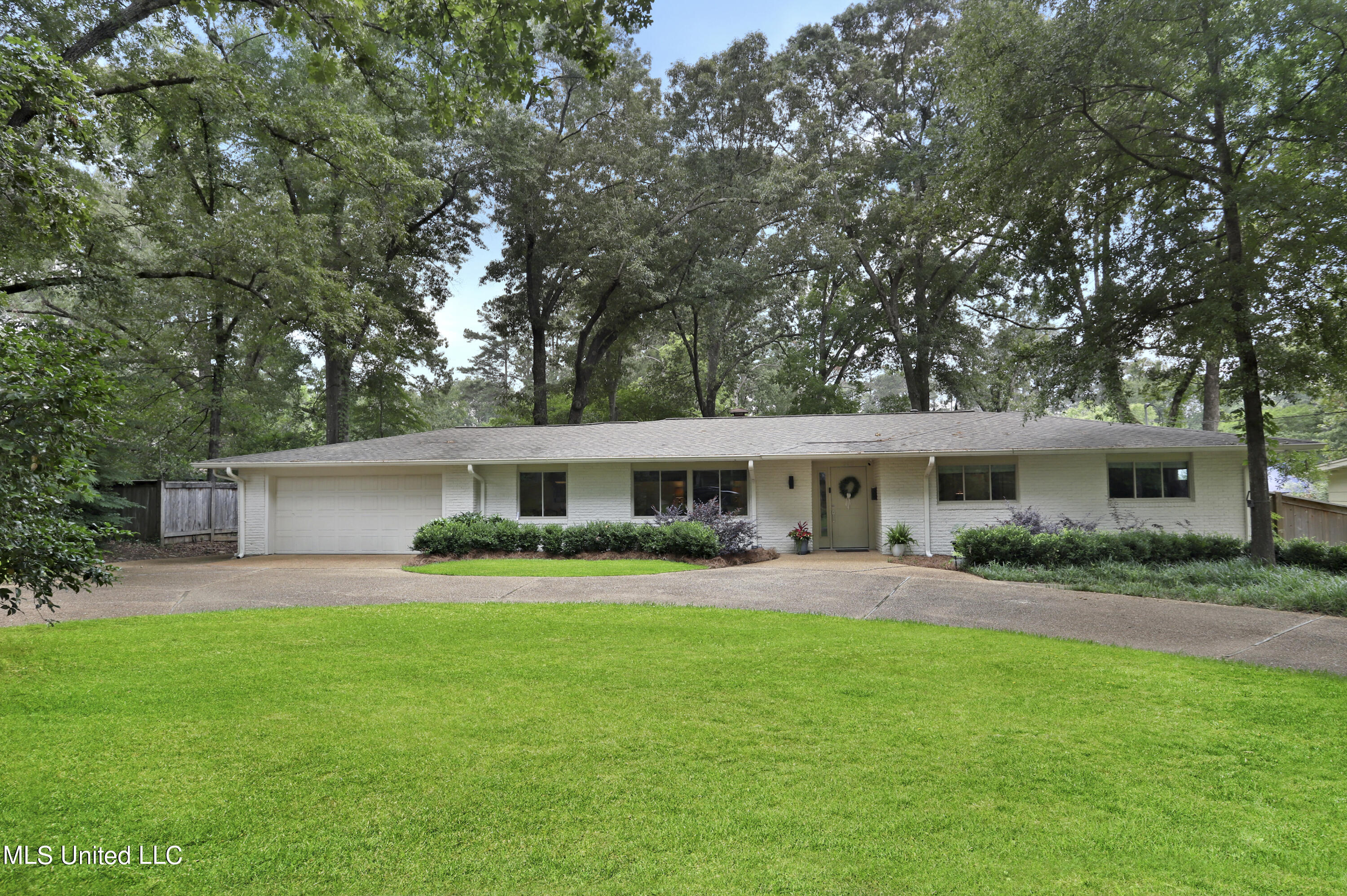242 Ashcot Circle Jackson, MS 39211 - Photo 19 of 19 IMG_3381