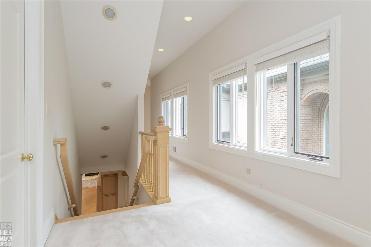 914 Lake Shore Road Grosse Pointe, MI 48236 - Photo 37 of 83 31290716-36.JPG