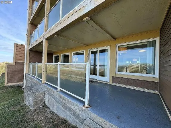 $435,000 | 88416 1st Avenue, Unit 136, Florence, OR 97439
