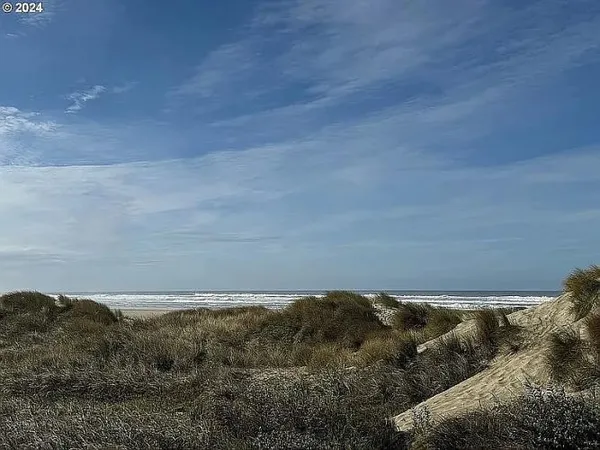 $435,000 | 88416 1st Avenue, Unit 136, Florence, OR 97439