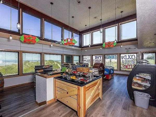 $435,000 | 88416 1st Avenue, Unit 136, Florence, OR 97439