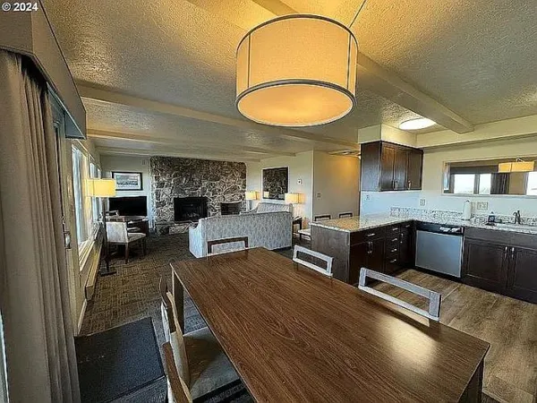 $435,000 | 88416 1st Avenue, Unit 136, Florence, OR 97439