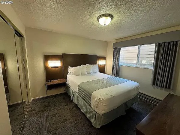 $435,000 | 88416 1st Avenue, Unit 136, Florence, OR 97439
