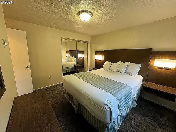 $435,000 | 88416 1st Avenue, Unit 136, Florence, OR 97439