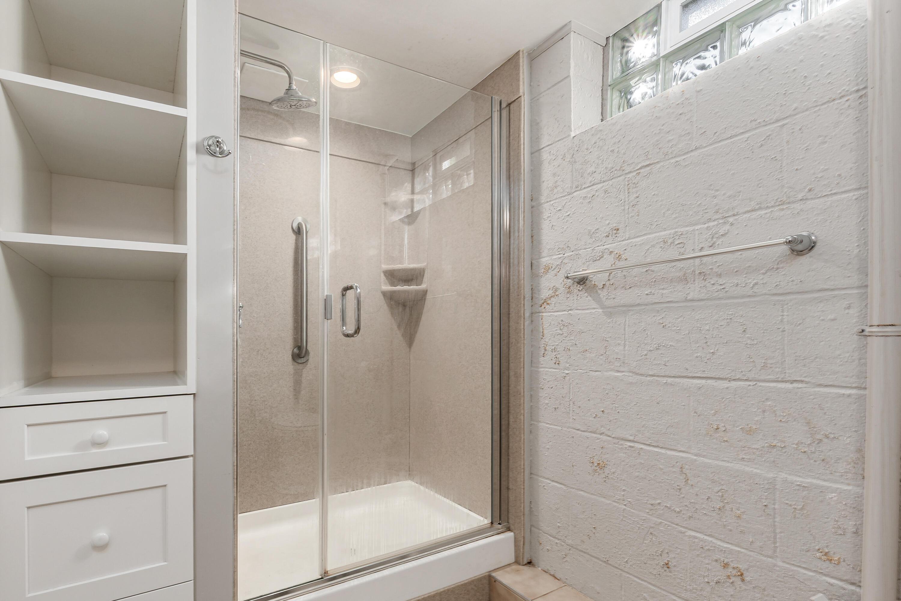 2745 Cranford Road Columbus, OH 43221 - Photo 28 of 42 Lower Level Bathroom