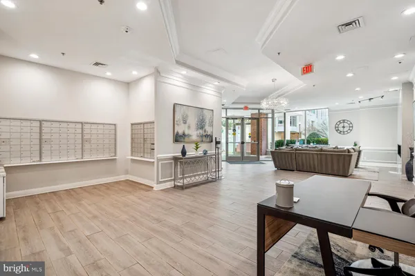 $2,400 | 1024 North Utah Street, Unit 819, Arlington, VA 22201