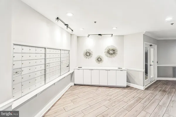 $2,400 | 1024 North Utah Street, Unit 819, Arlington, VA 22201