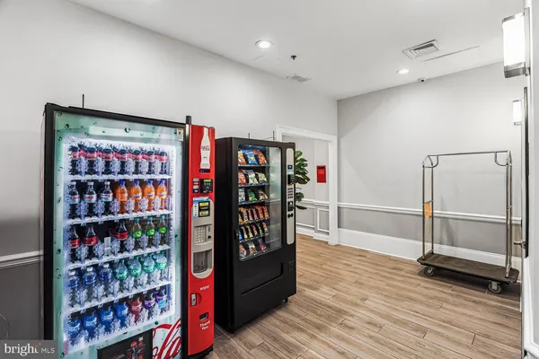 $2,400 | 1024 North Utah Street, Unit 819, Arlington, VA 22201