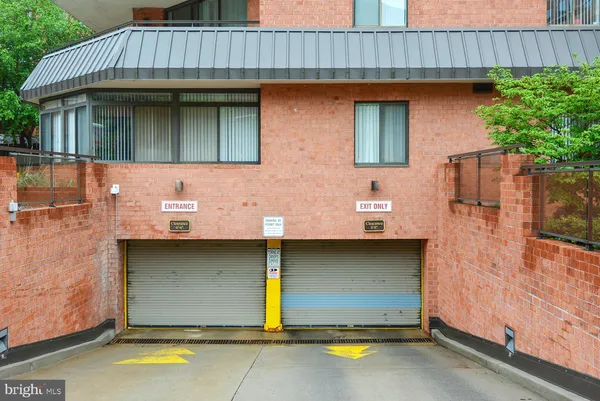 $2,400 | 1024 North Utah Street, Unit 819, Arlington, VA 22201