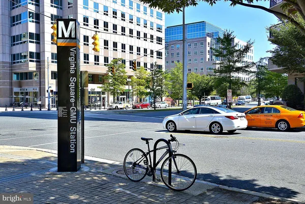 $2,400 | 1024 North Utah Street, Unit 819, Arlington, VA 22201