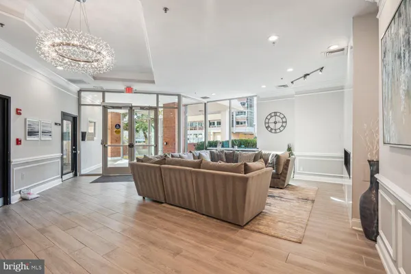 $2,400 | 1024 North Utah Street, Unit 819, Arlington, VA 22201